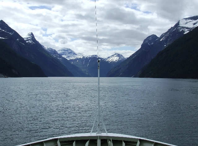 Geiranger Straight on.JPG